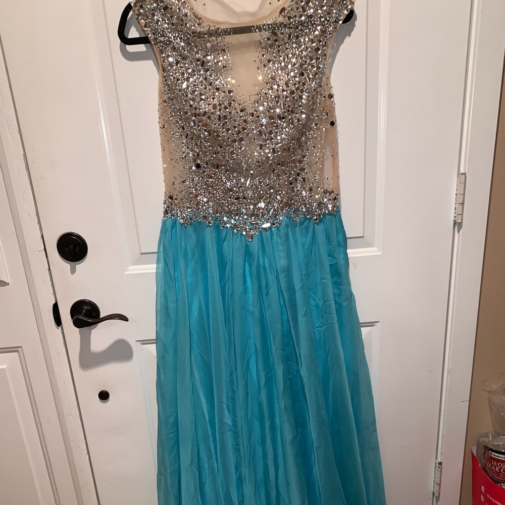 Light Blue and sparkly Prom Dress